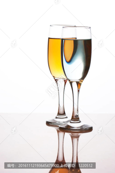 兩杯飲料