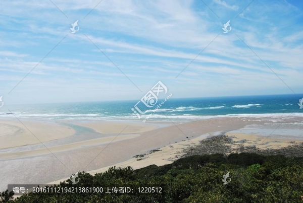 藍(lán)色的海景和沙灘