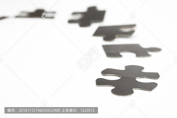 不同的黑色之謎