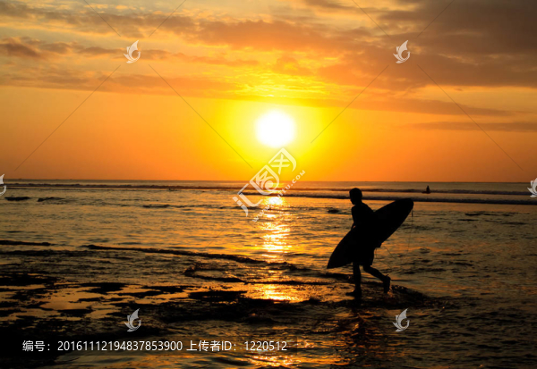 沖浪的日落