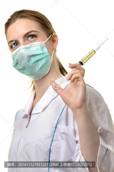 在面具與注射器的醫(yī)護(hù)人員