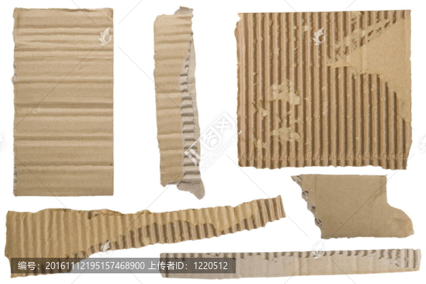 撕裂的棕色瓦楞紙板碎片
