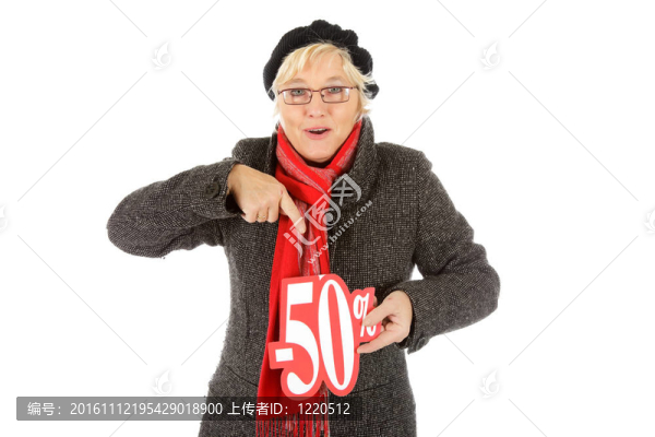 中年婦女；五折號(hào)