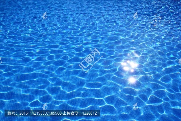 藍色瓷磚泳池倒影水質(zhì)感