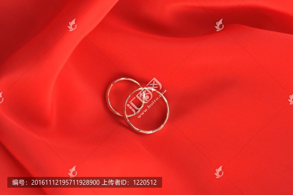 紅色的結(jié)婚戒指