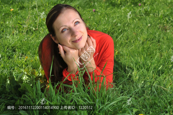 年輕女子戶外