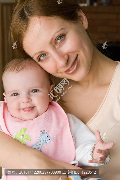 美麗的母親和女兒