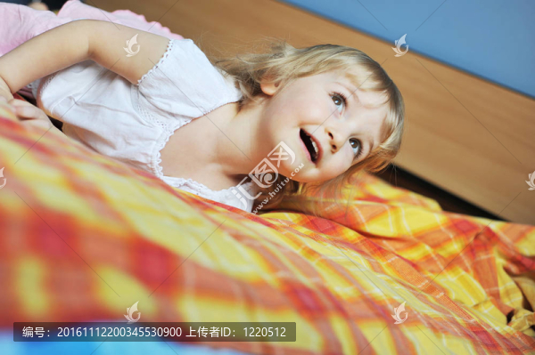美麗的小女孩