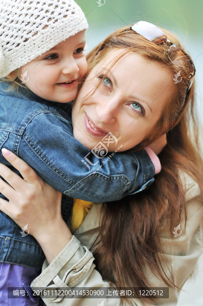 母親和女兒