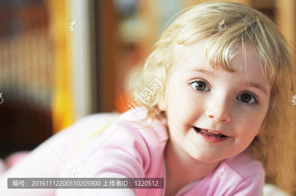 小女孩-匯圖網(wǎng) www.fosd68.com 小女孩