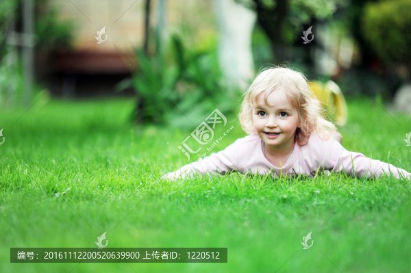 小女孩-匯圖網(wǎng) www.fosd68.com 小女孩