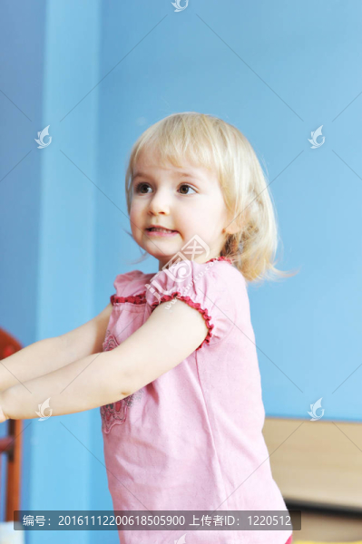 畫像的小女孩