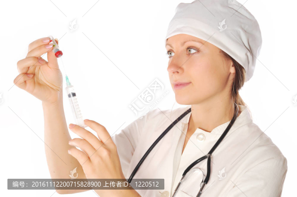 帶注射器的女醫(yī)生