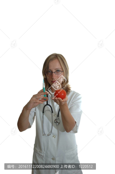 帶注射器的年輕女醫(yī)生