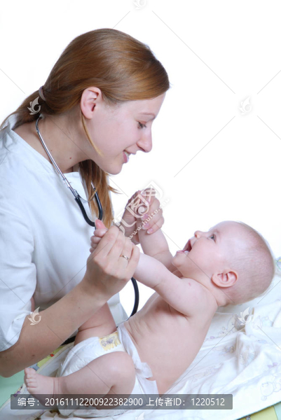 女醫(yī)生和嬰兒-匯圖網(wǎng) www.fosd68.com 女醫(yī)生和嬰兒