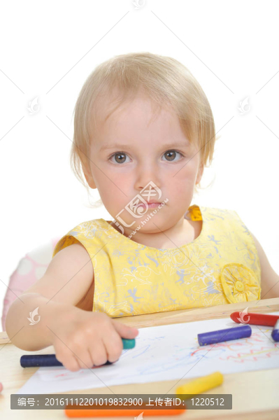 帶鉛筆的小女孩