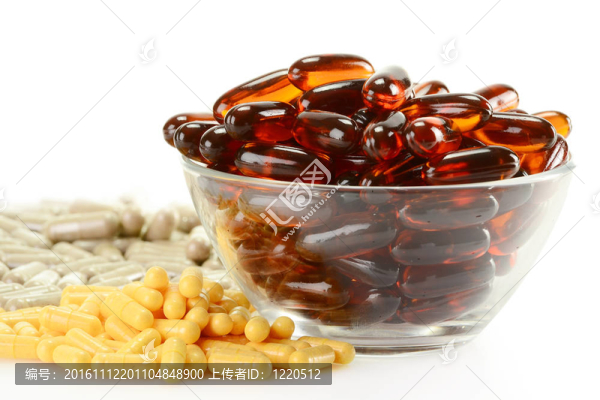 含有膳食補(bǔ)充劑膠囊和廚房碟的組合物
