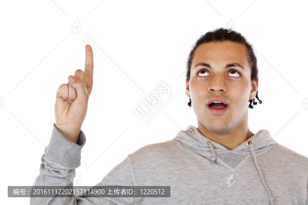 年輕；非洲男人手指指向復(fù)制空間