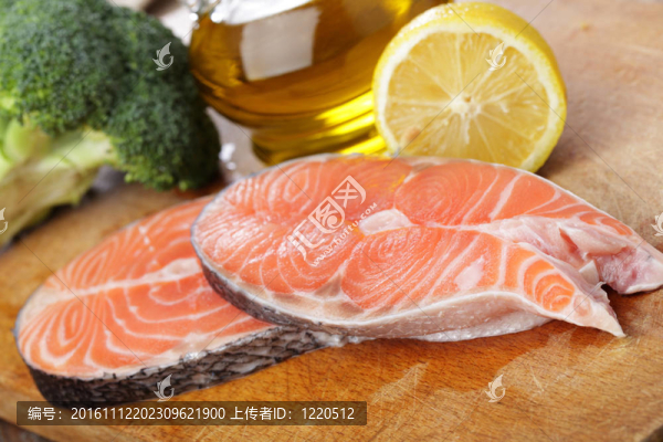 三文魚(yú)牛排