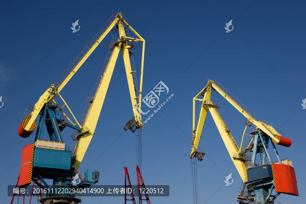 兩重工業(yè)起重機(jī)的工作
