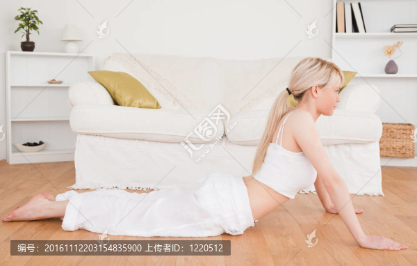 魅力女子做健身操