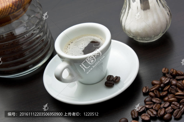 一杯黑咖啡