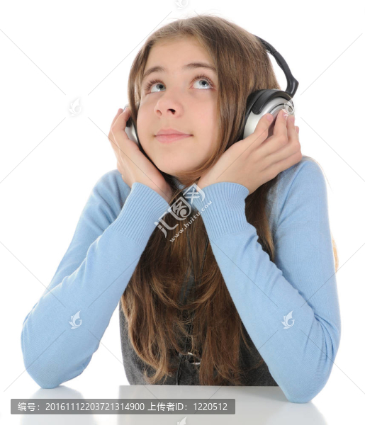 女孩聽音樂