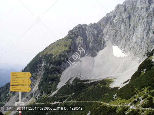徒步旅行的跡象在Wilder,Kaiser