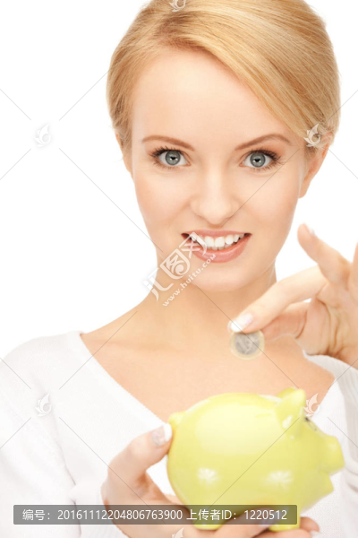 可愛的女人與儲蓄罐和錢