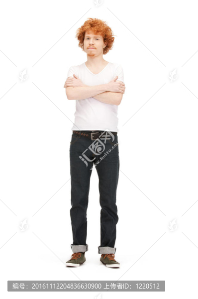 穿著白襯衫的英俊男子