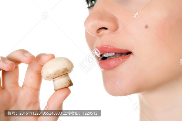 一個(gè)蘑菇人女模特