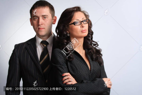 兩個(gè)業(yè)務(wù)合作伙伴