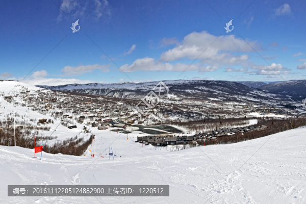 光明冬日的滑雪路線全景圖