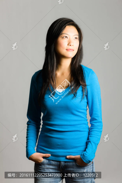 年輕的亞洲女性
