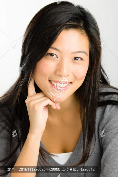 年輕的亞洲女性
