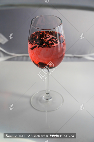 玻璃杯與紅茶