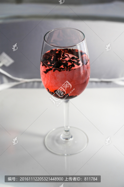 玻璃杯與紅茶