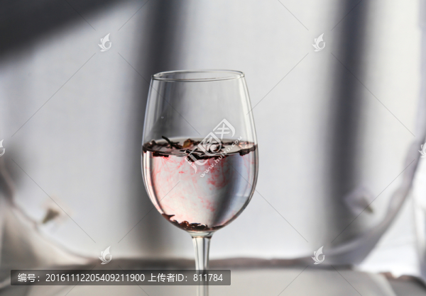 玻璃杯與紅茶