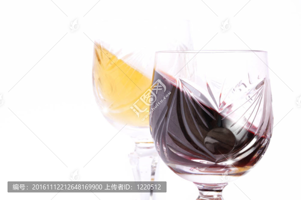 白葡萄酒中的白葡萄酒和白葡萄酒