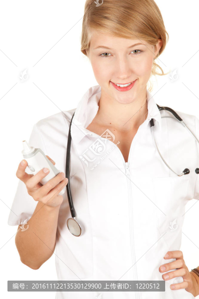 一個美麗的女性醫(yī)療保健醫(yī)生穿白色的制服和聽診器和溫度計