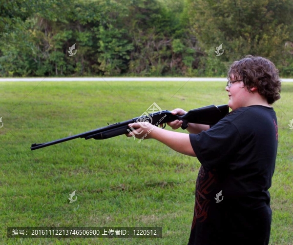 小男孩BB,gun