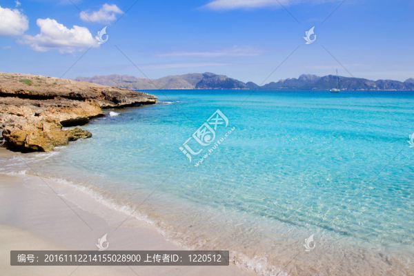 在卡拉圣佩雷從巴利阿里群島馬洛卡阿爾庫迪亞海灘