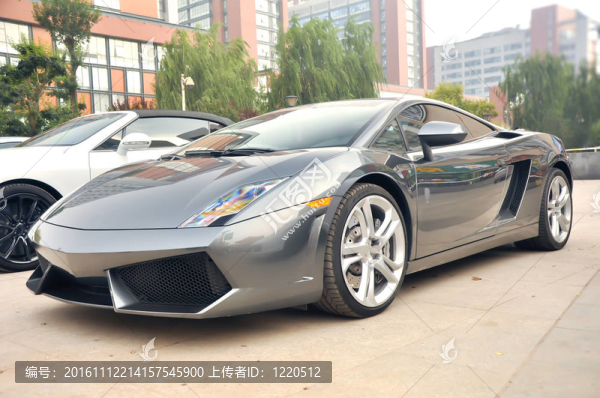 跑車