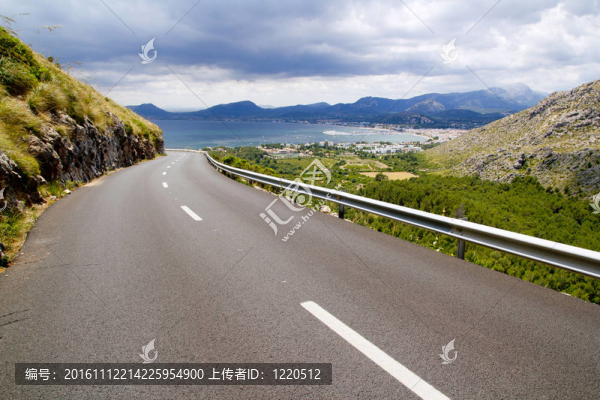 在與馬洛卡觀波連薩山道路曲線