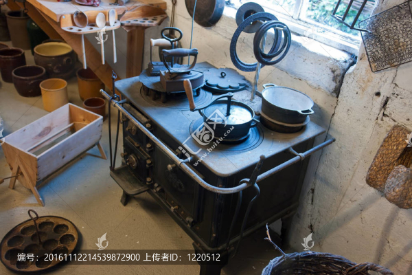 老式鐵灶鍋