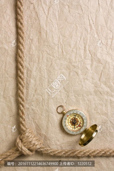 羅盤(pán)；舊紙和繩子