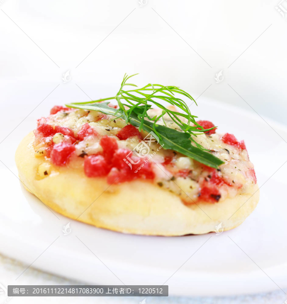 奶酪蛋糕和火腿，火箭