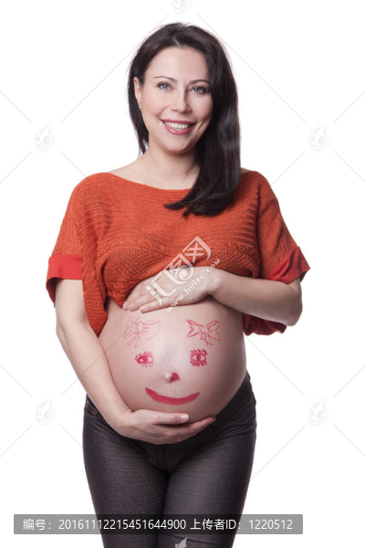 肚子上有圖片的孕婦