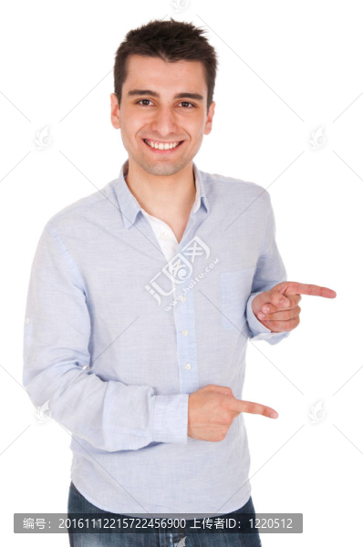 男子指著