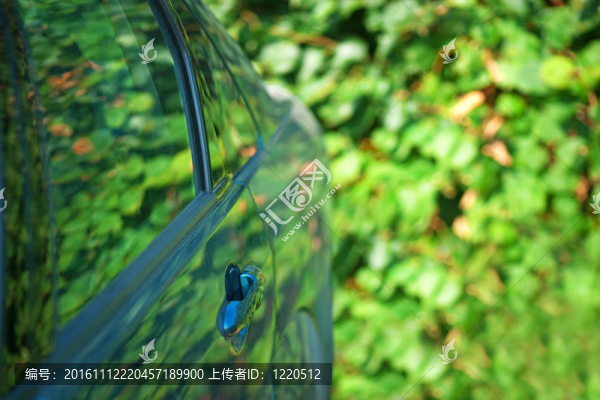 綠色汽車